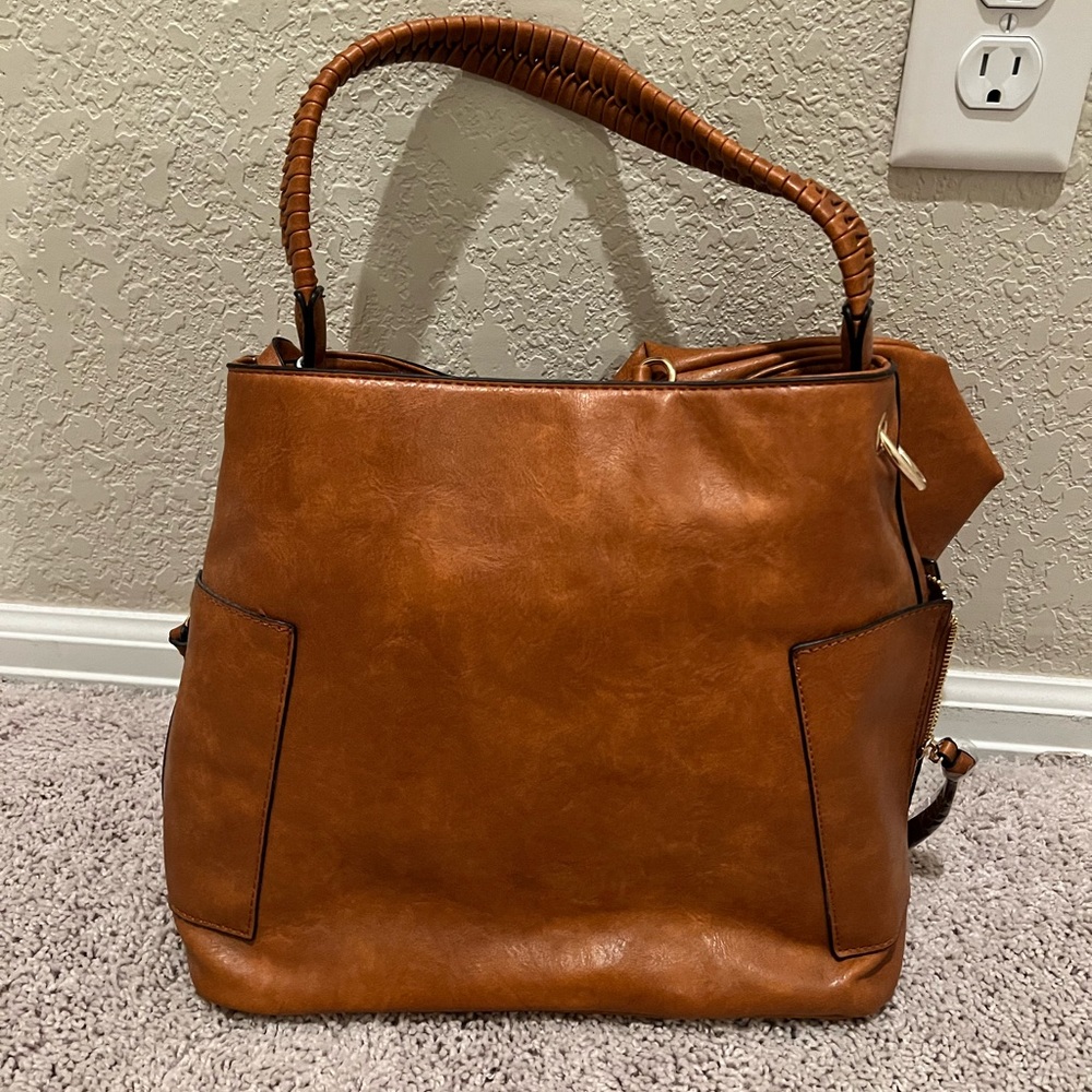 NWT!! Womens 3-in-1 leather bag